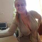 Femme mature du 70 exhibe nude